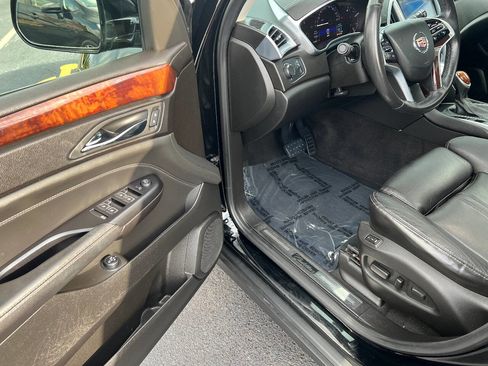 Used 2014 Cadillac SRX Luxury w/ Driver Awareness Package image 18