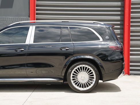 Used 2021 Mercedes-Benz Maybach GLS 600 4MATIC image 10
