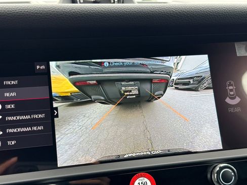 Certified 2026 Porsche Macan AWD/4WD image 24