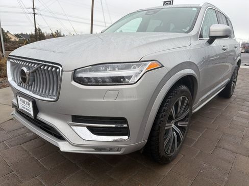 Used 2024 Volvo XC90 B5 Core w/ Protection Package Premier image 5