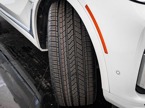 Used 2021 BMW X7 xDrive40i w/ Premium Package image 42