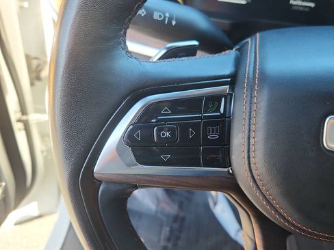 Used 2023 Jeep Grand Cherokee L Summit w/ Advanced Protech Group IV AWD/4WD image 22