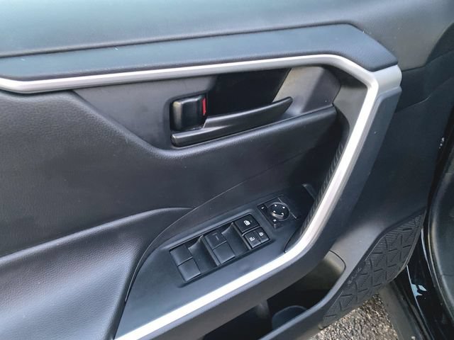 Used 2025 Toyota RAV4 LE FWD image 21