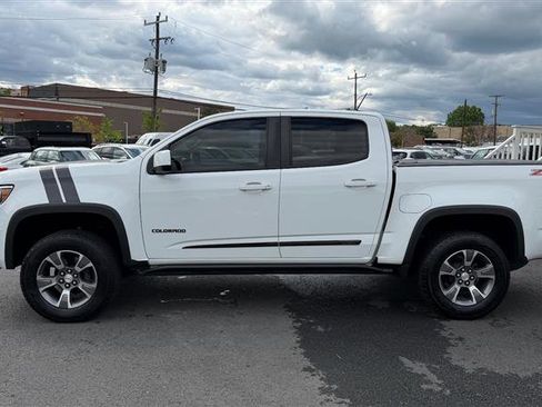 Used 2017 Chevrolet Colorado Z71 AWD/4WD image 3