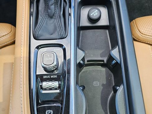 Used 2016 Volvo XC90 T6 Inscription w/ Protection Package Plus AWD/4WD image 35