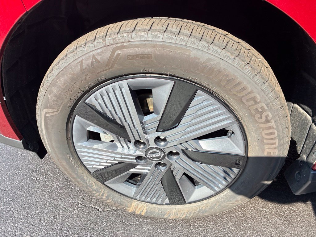 Certified 2025 Nissan Murano SL w/ Cargo Package AWD/4WD image 12