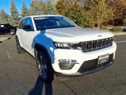 Certified 2023 Jeep Grand Cherokee Limited w/ Trailer Tow Prep Group (B) image 2