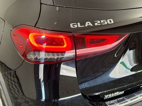 Used 2022 Mercedes-Benz GLA 250 w/ Premium Package Lite image 36