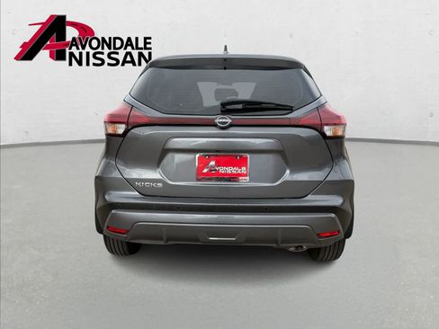 Certified 2025 Nissan Kicks Play S image 5