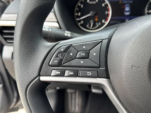 Used 2025 Nissan Altima 2.5 SV FWD image 20