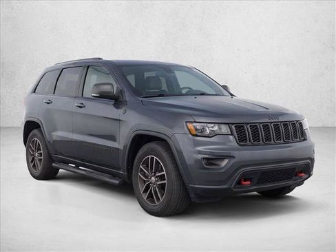 Used 2017 Jeep Grand Cherokee Trailhawk AWD/4WD image 3