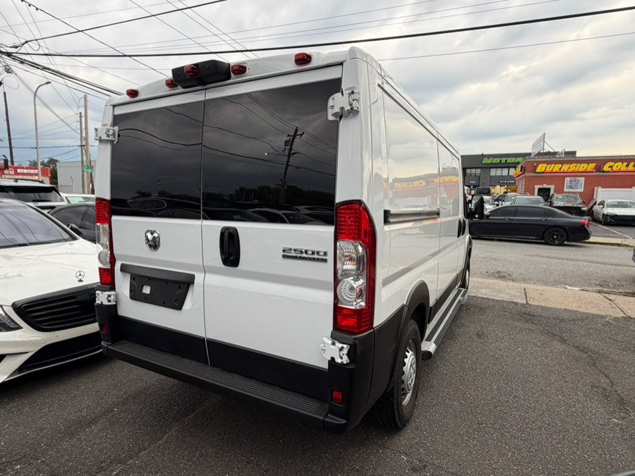 Used 2025 RAM ProMaster 2500 w/ U-Haul Equipment Group FWD image 12