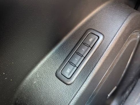 Used 2020 Chevrolet Tahoe LT image 32