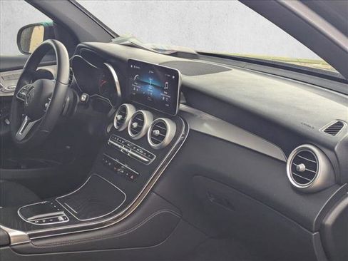 Used 2021 Mercedes-Benz GLC 300 GLC 300 image 25