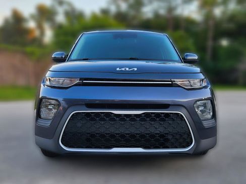 Used 2022 Kia Soul LX w/ Technology Package image 2