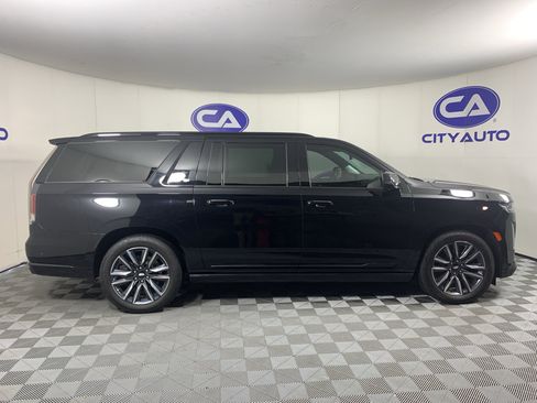 Used 2021 Cadillac Escalade ESV Sport Platinum AWD/4WD image 2