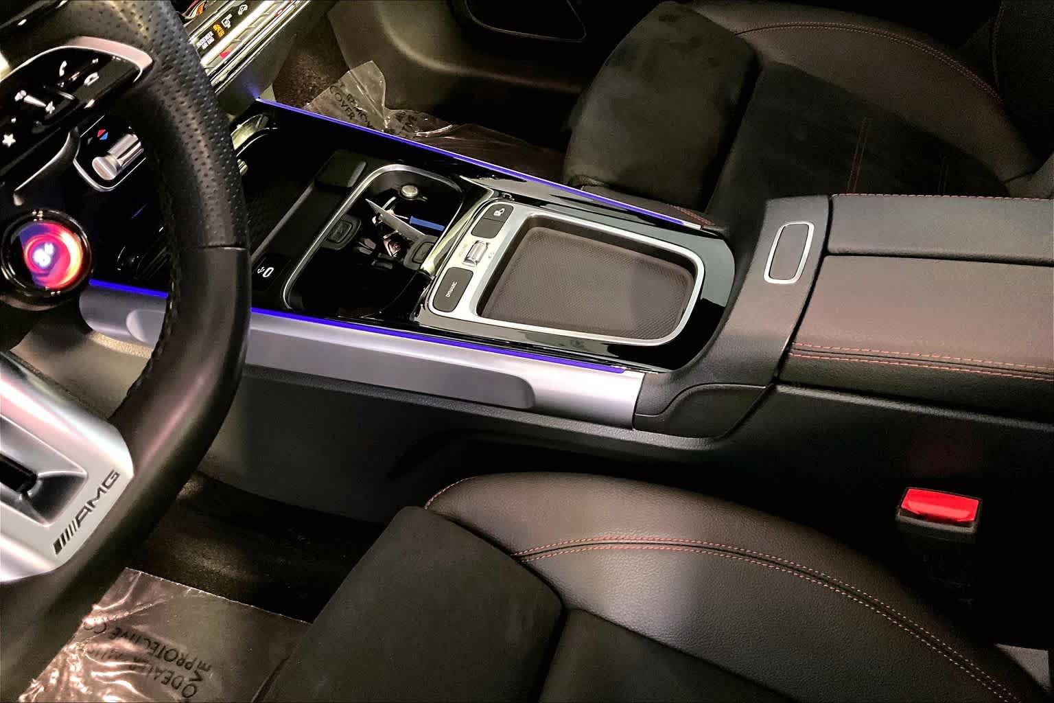 Certified 2025 Mercedes-Benz GLB 35 AMG 4MATIC image 17