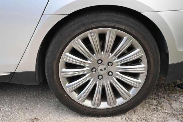 Used 2015 Lincoln MKS w/ Equipment Group 101A FWD image 9