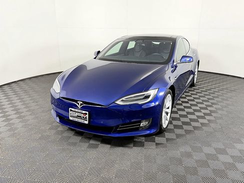 Used 2017 Tesla Model S 75D image 2