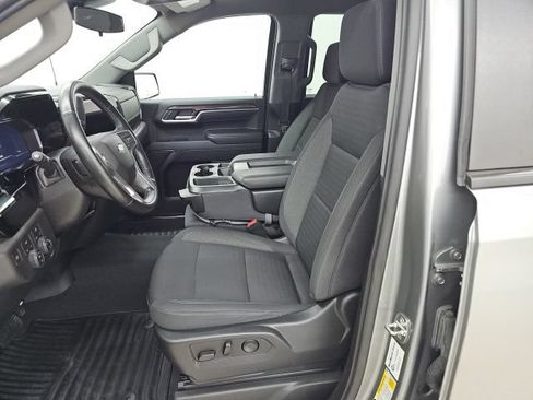 Used 2023 Chevrolet Silverado 1500 LT AWD/4WD image 2
