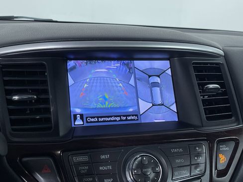 Used 2013 Nissan Pathfinder Platinum w/ Platinum Premium Pkg image 18