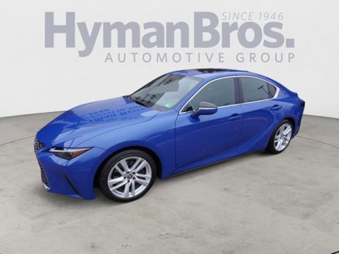 Used 2023 Lexus IS 300 w/ Comfort Package image 6