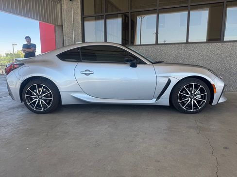 Used 2024 Toyota GR86 CAR image 37