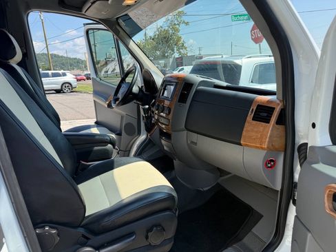 Used 2015 Mercedes-Benz Sprinter 3500 image 13