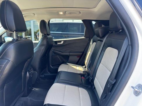 Used 2022 Ford Escape Titanium w/ Titanium Elite Package AWD/4WD image 5