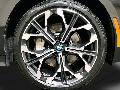 Used 2025 BMW 330i xDrive Sedan w/ M Sport Package AWD/4WD image 10