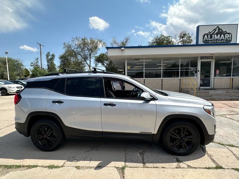 Used 2018 GMC Terrain SLE w/ Infotainment Package I FWD image 8
