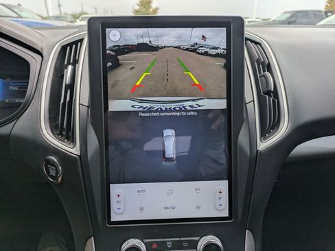 Used 2023 Ford Edge SE w/ Black Appearance Package image 17