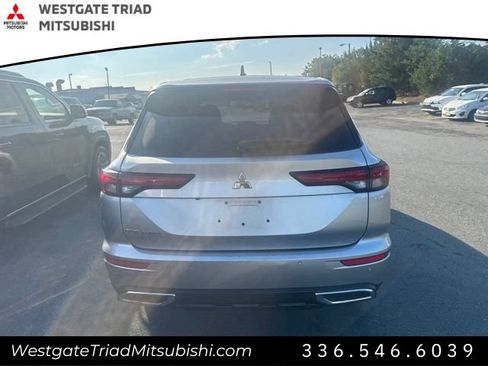 Used 2022 Mitsubishi Outlander ES FWD image 8