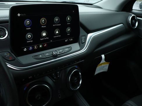 Used 2024 Chevrolet Blazer LT w/ Convenience Package FWD image 18