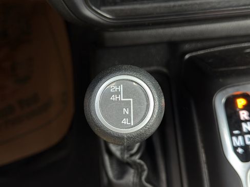 Used 2019 Jeep Wrangler Sport image 21