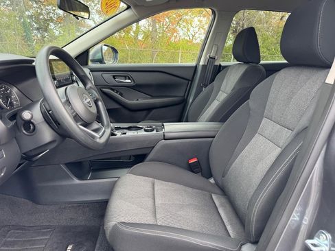 Used 2024 Nissan Rogue SV image 18