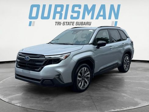 Used 2025 Subaru Forester Touring w/ Touring Package AWD/4WD image 2