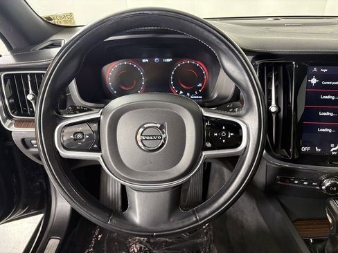Used 2020 Volvo S60 T5 Inscription image 22