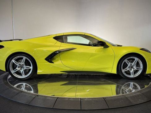 Used 2024 Chevrolet Corvette Stingray Premium Cpe w/ Z51 Performance Package RWD image 29