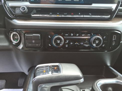 Used 2022 Chevrolet Silverado 1500 RST w/ Convenience Package II AWD/4WD image 24