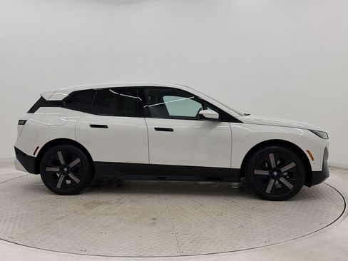 Used 2024 BMW iX xDrive50 w/ Sport Package AWD/4WD image 8