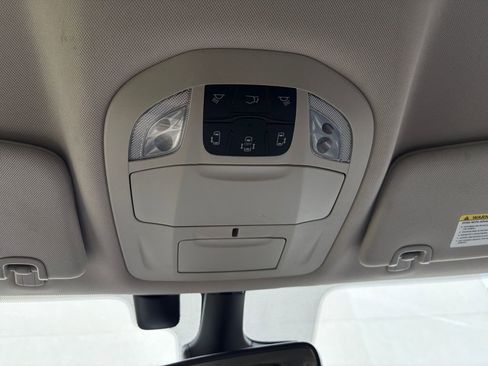 Used 2022 Chrysler Pacifica Touring-L image 28