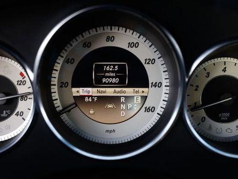 Used 2012 Mercedes-Benz CLS 550 4MATIC w/ Premium I Pkg image 57