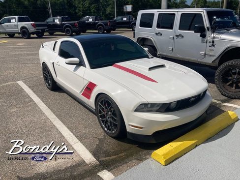 Used 2011 Ford Mustang GT Premium w/ Comfort Pkg RWD image 3