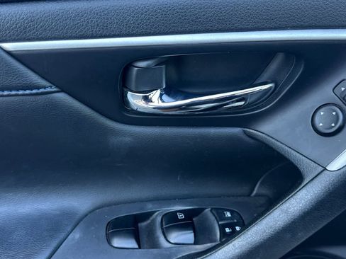 Used 2017 Nissan Altima 2.5 SR image 13