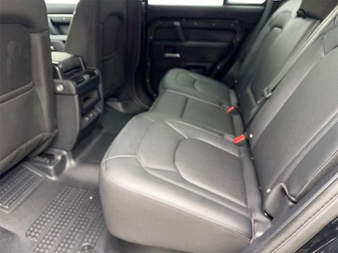 Used 2025 Land Rover Defender 110 S image 32
