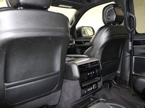 Used 2024 Jeep Wagoneer Series III image 28