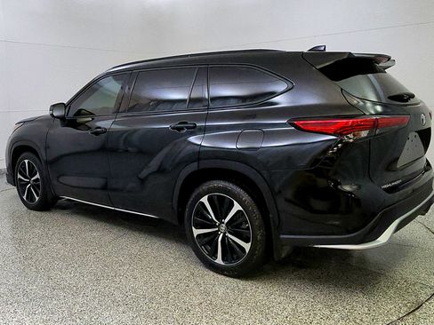 Used 2021 Toyota Highlander XSE AWD/4WD image 5