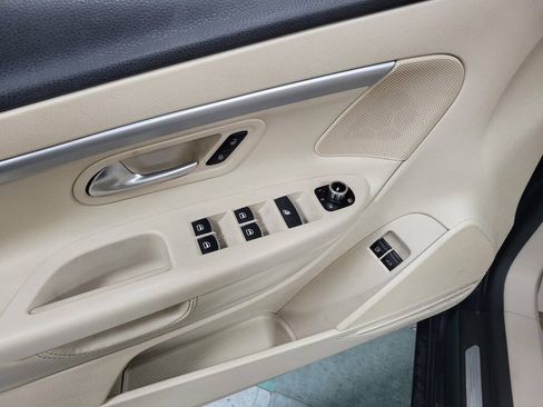 Used 2012 Volkswagen Eos Komfort FWD image 36