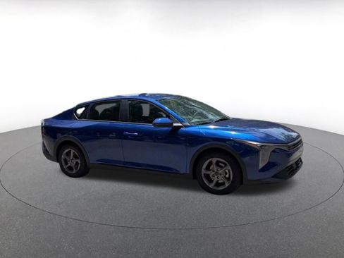 Used 2025 Kia K4 FWD image 2